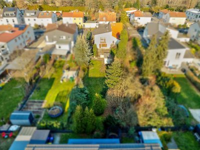 Charmante Doppelhaushälfte mit großem Traumgrundstück – Ihr neues Zuhause wartet!