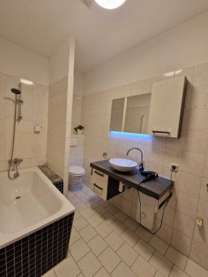 Helle Wohnung in Zentraler Lage. Schöne Einbauküche. Gehobene Ausstattung.