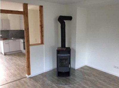 Freundliche 2-Zimmer-Wohnung mit Balkon und EBK in Bad Wildbad-Calmbach