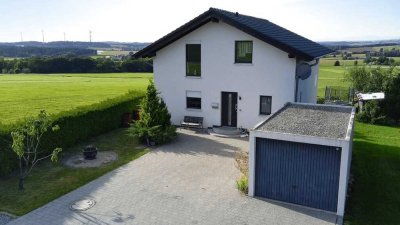Neuwertiges Energiesparhaus in herrlicher Lage im Fichtelgebirge