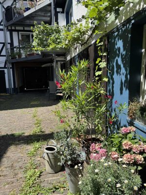 Kleine 2-Zimmer-Wohnung in Bonn wird möbliert vermietet.