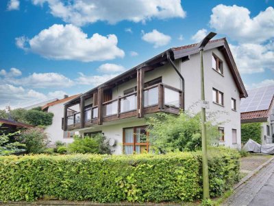 Schöne Galerie-Wohnung mit großem Balkon