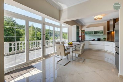 Wienerwald-Idylle für Anspruchsvolle: 6 Zimmer & Wintergarten | Westterrasse, Erdwärme & Doppelgarage