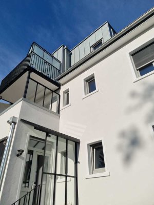 Helle DG-WE mit Balkon in bester Lage, Erstbezug nach aufwendiger  Sanierung