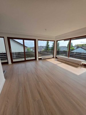 4,5-Zi.-Whg. im EG  &1. OG mit Südwestbalkon