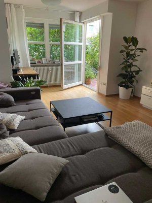 Wunderschöne, ruhige und helle EG - Wohnung im Regensburger Westen -von privat-