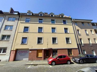 Schöne und modernisierte 2,5-Raum-Wohnung in Duisburg mit Kueche und Gartenbenutzung