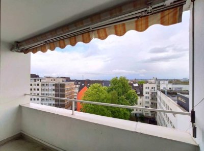 Große Wohnküche für gesellige Mieter mit SONNENBALKON