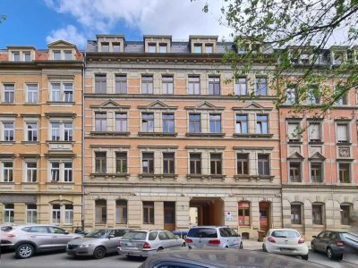 IN SANIERUNG! WG geeignete 3-Zimmer-Wohnung im Erdgeschoss