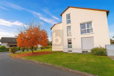 FRISCH RENOVIERT – SCHÖNE AUSSICHT MIT STELLPLATZ