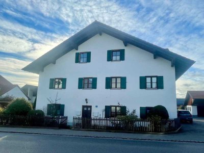 IDEAL für FAMILIEN!
HAUS im HAUS! Große 4-ZIMMER-ETW auf 2 ETAGEN + GA + EBK