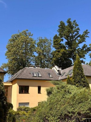 Salzburg/Aigen: Helle 4-Zimmer-Dachgeschosswohnung in Ruhelage!