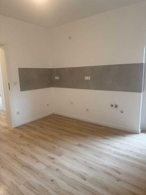 Exklusiv renovierte 3,5-Zimmer-Erdgeschosswohnung mit Garten und zwei Tageslicht-Vollbädern