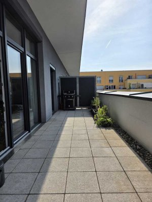Lichtdurchflutete Penthouse-Wohnung mit großer Dachterrasse am Rosensee in Schweinheim