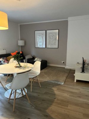 Zwischenmiete: Möblierte 2,5-Zimmer-Wohnung mit Balkon– zentral  in Düsseldorf (Provinzialplatz)