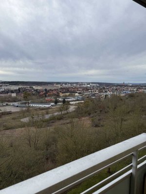 NEU sonnige 1,5-Raum Wohnung mit großem Balkon   Max-Adrion Straße 33 mit TOP-Ausblick NEU