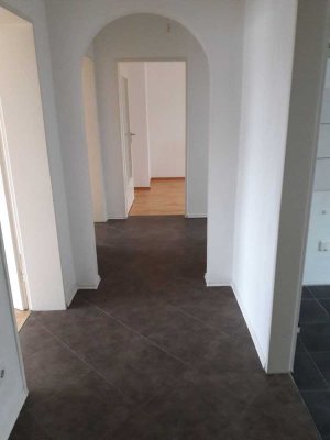 Sehr gut geschnittene 3-Zimmer Wohnung mit Balkon in Ingolstadt Südwest