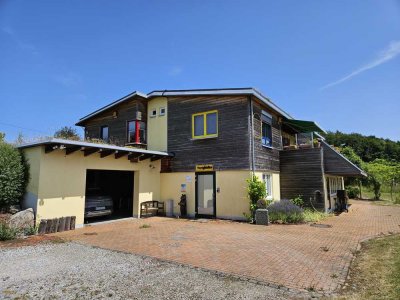 Moderner Natur-Bungalow & landwirtschaftliche Betriebsstätte auf 8.793 m² – zukunftsfähig und einzig