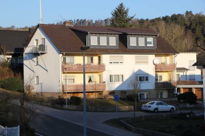 2 Zimmer Wohnung in MR-Wehrda - Schöne moderne Wohnung mit EBK und Balkon im Dachgeschoss
