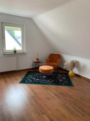 Dachgeschosswohnung, 3 Zimmer, komplett renoviert in Aerzen