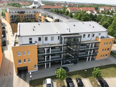 Stilvolle, neuwertige 3-Zimmer-Wohnung mit Garten und EBK in Poing