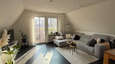 � Helle 2-Zi.-DG-Wohnung mit Balkon | 56 m² Wohnfläche + ca. 20 m² Nutzfläche im Spitzboden