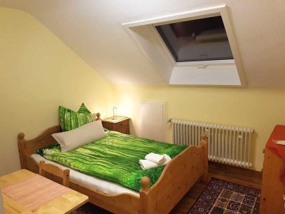 Möbliertes Zimmer in einer 3 Zimmer WG