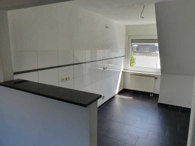 Nähe Krankenhaus - DG Wohnung, offene Wohnküche