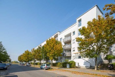 schöne 2-Zimmer-Wohnung mit neuer Einbauküche und kleinem Garten