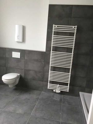 Attraktive und sanierte 4,5-Raum-Wohnung mit gehobener Innenausstattung mit EBK in Krefeld-Hüls