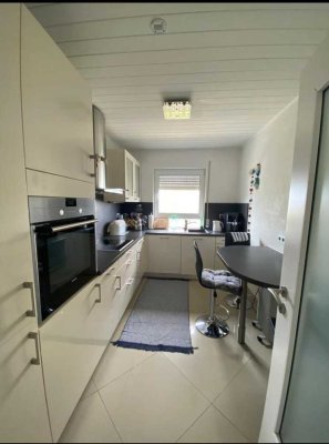 Schöne, helle 4-Zimmer-Wohnung mit Balkon & Garage in grüner Umgebung
