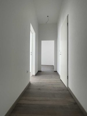 Erstbezug nach Sanierung: Geschmackvolle 2-Zimmer-Wohnung mit geh. Innenausstattung