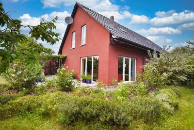 Charmantes Einfamilienhaus auf großzügigem Naturgrundstück