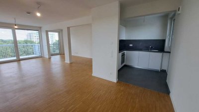 Helle, moderne Wohnung mit Balkon in München-Fürstenried