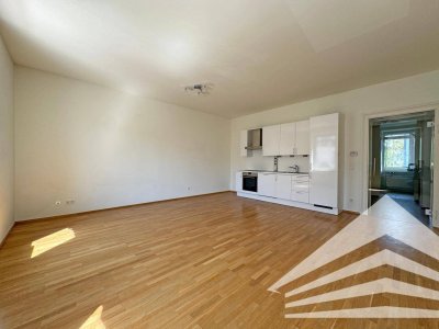 Traumhafte 3 Zimmer-Altbauwohnung mit Küche &amp; Loggia - Nähe Herz Jesu Kirche