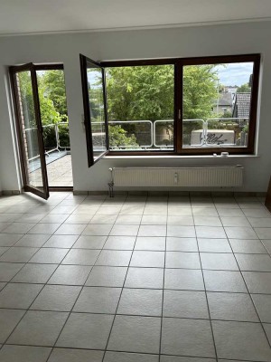 Vollständig renovierte 1-Zimmer-Wohnung mit Balkon in Alfter