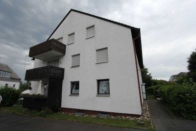 Charmante Maisonette-Dachgeschosswohnung mit Balkon, Einbauküche & Stellplatz