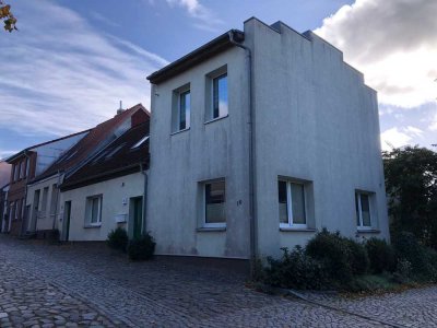 Im Zentrum von Grevesmühlen - 1-Zimmer-Wohnung mit Balkon