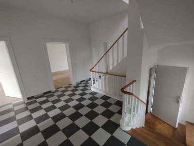 Renovierte 6-Zimmer Maisonette-Wohnung in Wuppertal-Barmen