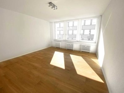 4-Zimmer-Wohnung in Braunschweig. Ideal für WG. 2 Bäder, Mittelbereich, Abstellrammer, Zentrale Lage