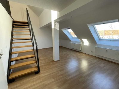 Modernisierte 2-Zimmer-Maisonette-Wohnung m. Dachloggia & Einbauküche zu vermieten