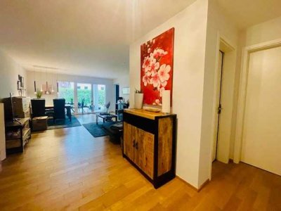 Wunderschöne, barrierefreie 3,5 Zi. EG-Whg. überd. Terr. Fahrstuhl, kl. Garten, TG GT-Innenstadt