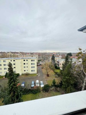 Sonnige, renovierte Wohnung, zentral, dennoch ruhig