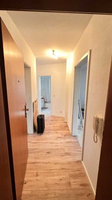 Garbsen-Mitte, Nähe Unicampus, 2-Zi-ETW mit Penthouse-Charakter 
2 Loggien und PKW-Stellplatz