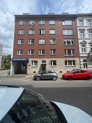 Schöne 3 Zimmer Wohnung mit Balkon in sehr guter Lage