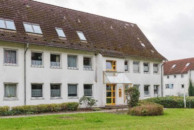 Frisch fertiggestellt: Lichtdurchflutete Dachgeschosswohnung mit Einbauküche