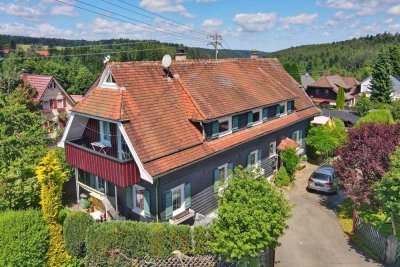 Lebenstraum Schwarzwaldhaus – modernisiert, mit Gartenparadies & Baupotenzial