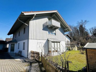 Charmante Dachgeschosswohnung mit zwei Außenstellplätzen - Gemütlich & Hell!