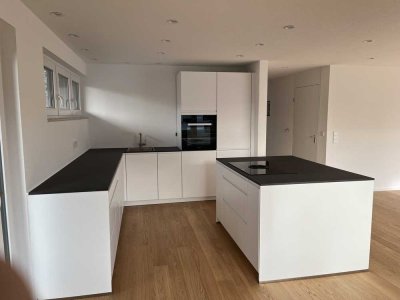 Großzügige, helle 3,5 Zimmer Wohnung mit Südbalkon in Kemnat, komplett Neurenoviert