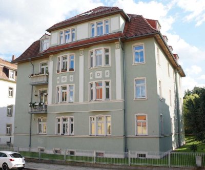sofort verfügbar: frisch renovierte 2-Raum-Wohnung mit Einbauküche